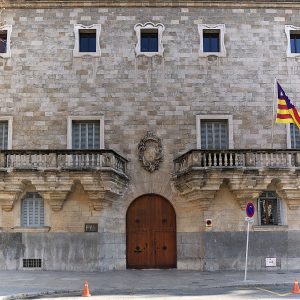 El TS condemna a 12 anys de presó a un professor d’un col·legi de Mallorca per tocaments a quatre alumnes.