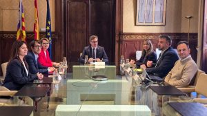 El Govern analitza amb els grups parlamentaris l’impacte econòmic del conflicte a Orient Mitjà
