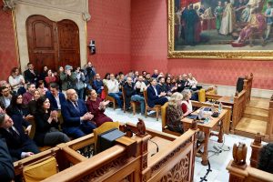 La presidenta Prohens assisteix al debat de política general del Consell de Mallorca