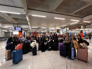 Els vint-i-cinc alumnes de les beques d’excel·lència tornen de la seva estada a Irlanda