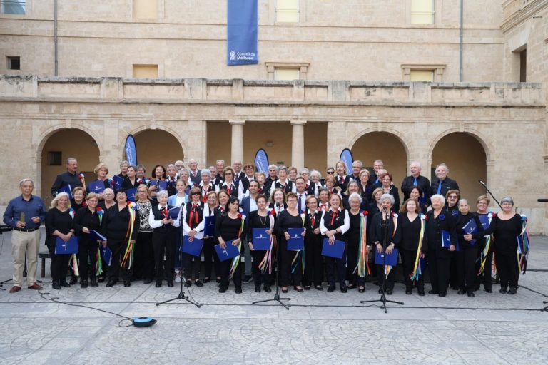 Prop de 300 persones a la primera trobada de corals de gent gran a Mallorca