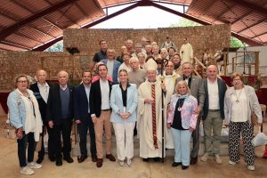 Margalida Prohens presideix l’ofrena floral de les associacions de gent gran a Lluc