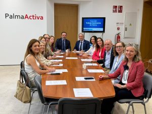 El Govern i l’Ajuntament de Palma analitzen el suport als autònoms en un fòrum