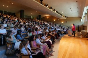 Experts analitzen a Son Espases l’impacte de les pantalles en la salut mental infantil
