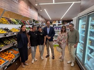 Un supermercat de Ciutadella continua obert pel programa de relleu empresarial del Govern