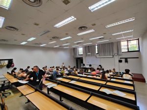 Prop de 300 candidats s’examinen per a 208 places de facultatiu especialista a la UIB