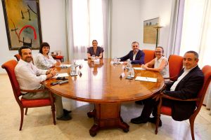 Margalida Prohens es reuneix amb els representants de l’Escola Catòlica de les Illes Balears