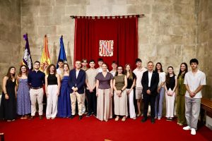 Margalida Prohens rep els alumnes amb les millors notes de les PAU 2026