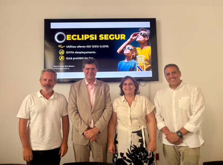 El Govern i el sector turístic coordinen mesures preventives davant l’eclipsi solar d’agost
