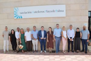El Consell de Mallorca es reuneix amb els hotelers de Platja de Palma per analitzar la temporada