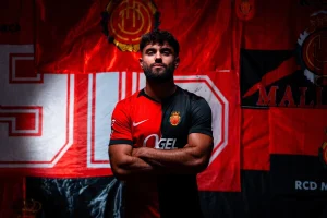 Arnau Puigmal fitxa pel RCD Mallorca amb l’objectiu de tornar a Primera