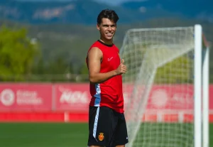 El canterà Jan Salas renova amb el RCD Mallorca fins a l’any 2029