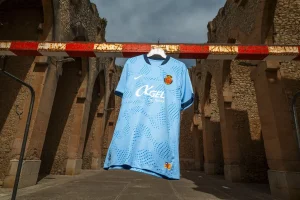 El RCD Mallorca estrena la tercera equipació inspirada en el Mediterrani i la pedra seca