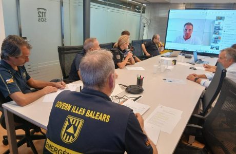 Onades i cel cobert durant un episodi de mal temps a les costes balears