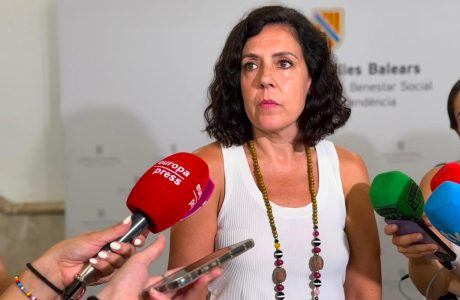 La consellera Sandra Fernández en una reunió de la Conferència Sectorial d'Infància i Adolescència