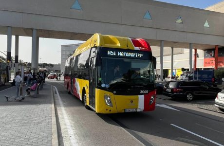 Autobús del TIB circulant per Mallorca