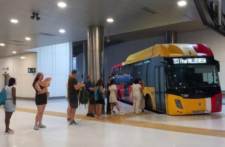 Autobús de la xarxa del TIB a l'estació Intermodal de Palma
