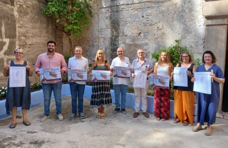Presentació dels Goigs Nous de Sant Agustí a l'Ajuntament de Felanitx