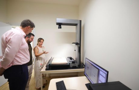 Escàner d'alta resolució instal·lat a la Biblioteca de Can Sales