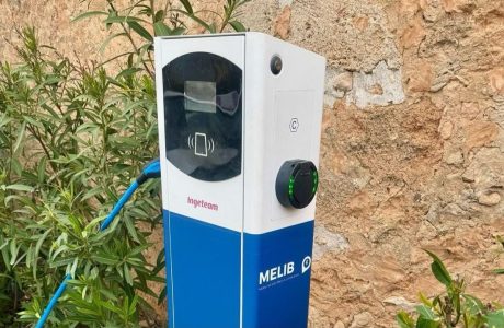 Punt de recàrrega per a vehicles elèctrics de la xarxa MELIB