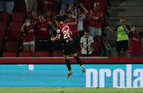 Jugadors del RCD Mallorca celebren el gol de Pablo Torre davant el Real Valladolid