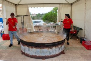 Calonge celebra el dia gran de les festes de Sant Miquel amb el tradicional ball dels Arcàngels i Dimonis