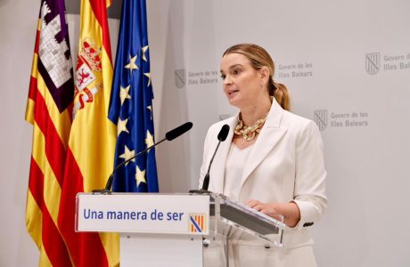 La presidenta del Govern, Margalida Prohens, durant la compareixença institucional.
