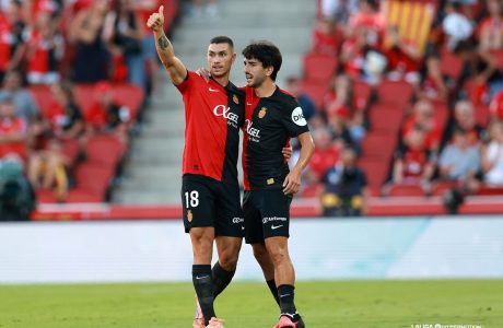 Jugadors del RCD Mallorca durant el partit contra el CE Sabadell FC a l'Estadi Mallorca Son Moix