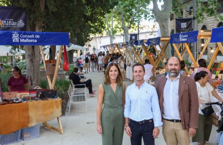 Exposició i parades d'artesania a la fira MallorcArt