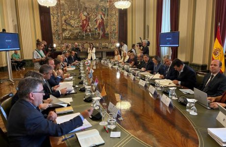El conseller d'Agricultura, Pesca i Medi Natural, Joan Simonet, en una reunió ministerial.