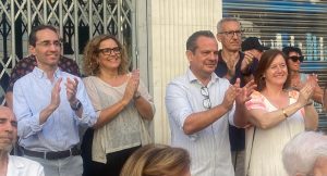La residència Oms-Sant Miquel acull una mostra de ball de bot per apropar la Diada a la gent gran