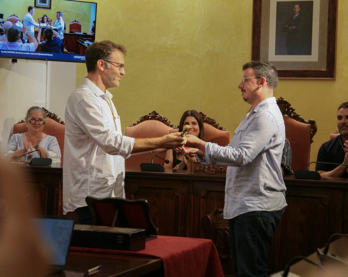 Ferran Montero durant la presa de possessió com a batle a la sala de plens de l'Ajuntament de Manacor