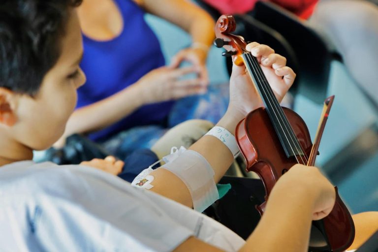La Simfònica du música en directe a Pediatria de Son Espases un dimarts de cada mes fins a març