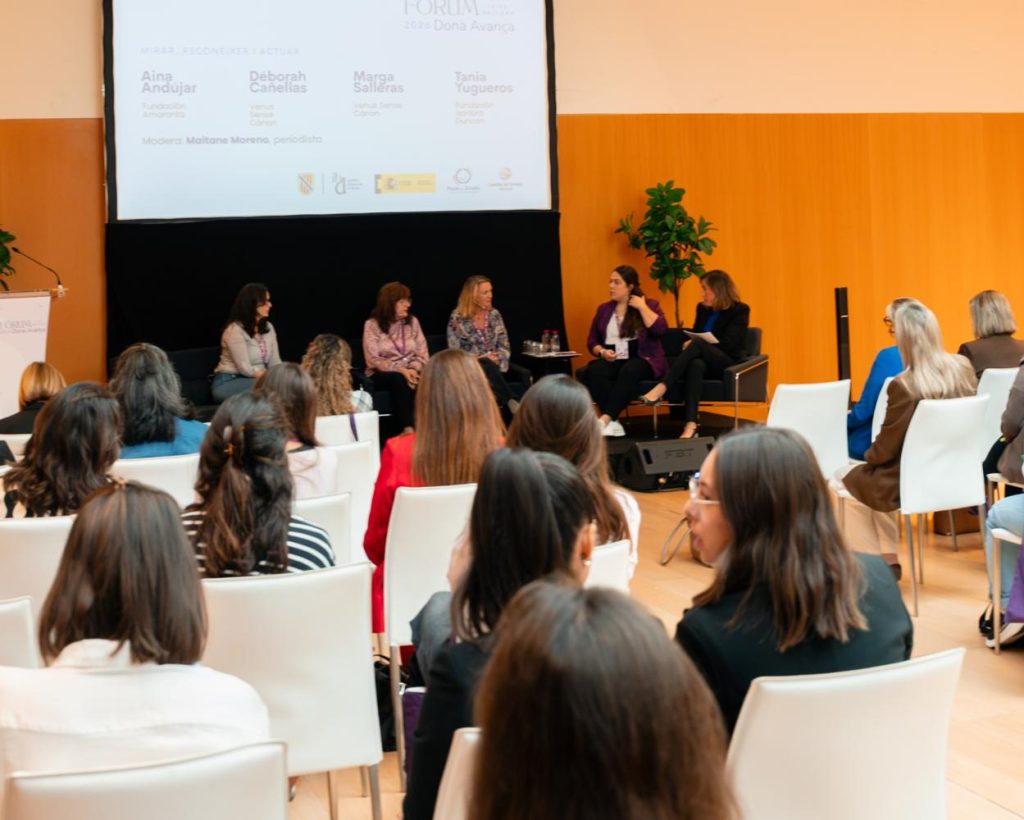 Fòrum empresarial de dones en una sala de congressos