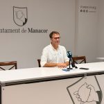 Miquel Oliver durant l'anunci de la seva renúncia a la batlia de Manacor