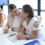 Acte de signatura del conveni entre l'Associació Elena Torres i l'IdISBa amb la presidenta Marga Prohens