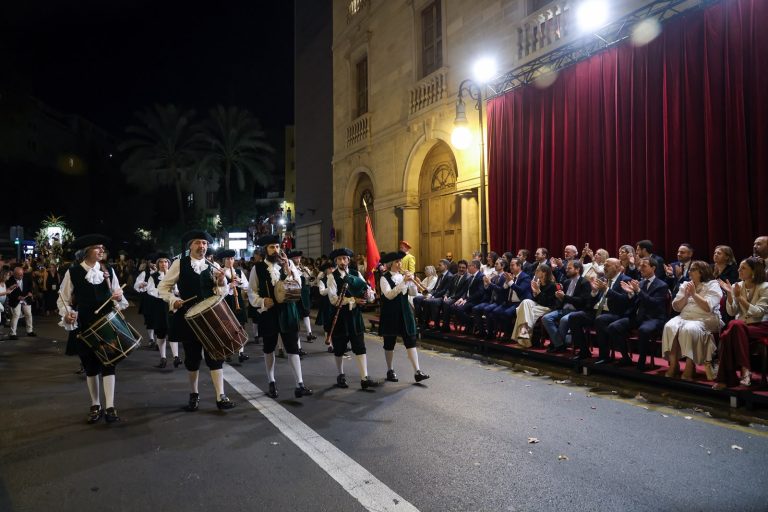 Prop de 900 participants i devuit municipis celebren la desfilada del Carro Triomfal de santa Catalina Tomàs a Palma